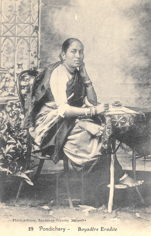 15-21 - Pondichery - bayadere erudite